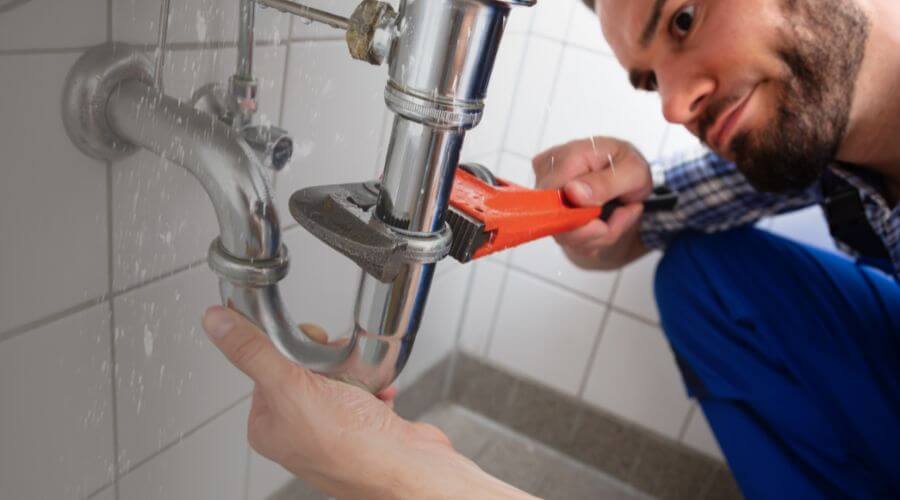 Professional same day plumber services in Edwardsport, IN